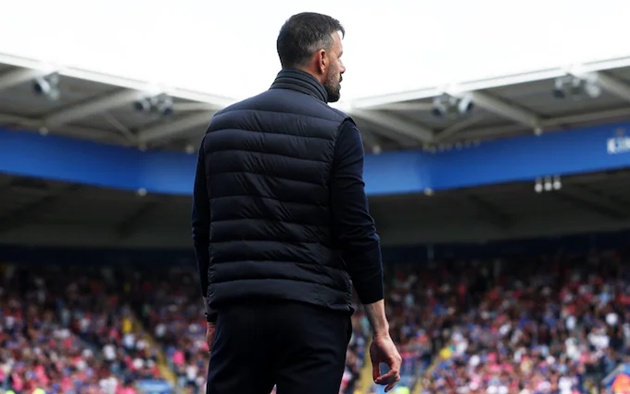 Huấn luyện viên Ruud van Nistelrooy chia tay Leicester City sau chuỗi ngày đầy sóng gió