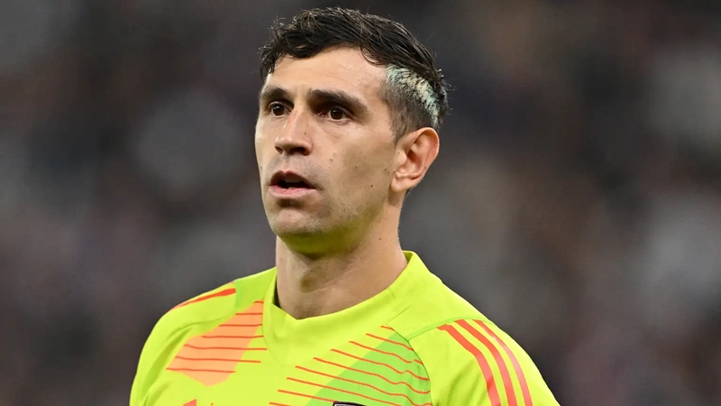 Quỷ đỏ bối rối trước bài toán thủ môn: Martinez, Pope hay Lammens?